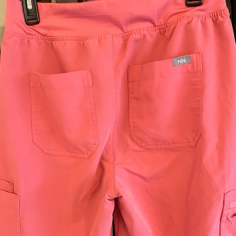 Figs Women's Pulmonary Pink Cargo Scrub Pants - Picture 7 of 9